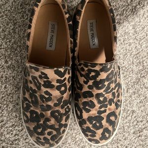 Cheetah print Steve maddens never worn size 9